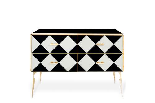 438 - <p><span class="object_title">Elegante cómoda en madera revestida en cristal de Murano, Italia, años 80.</span><br></p>