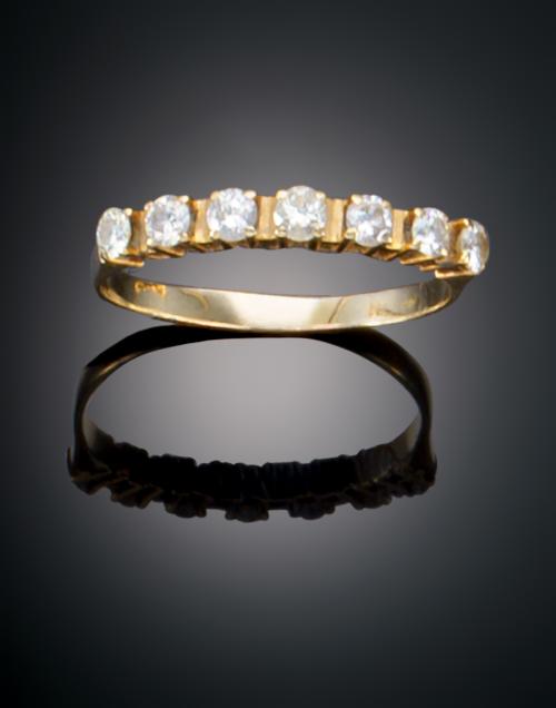 983   -  <p><span class="object_title">MEDIA ALIANZA CON DIAMANTES</span></p>