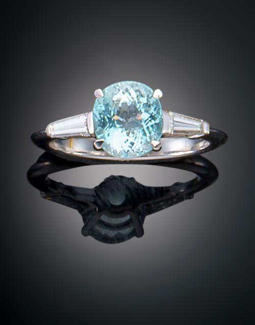 1002   -  <p><span class="object_title">SORTIJA CON AGUAMARINA Y DIAMANTES</span></p>