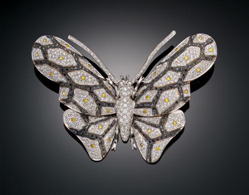 BROCHE CON MOTIVO DE MARIPOSA CON DIAMANTES