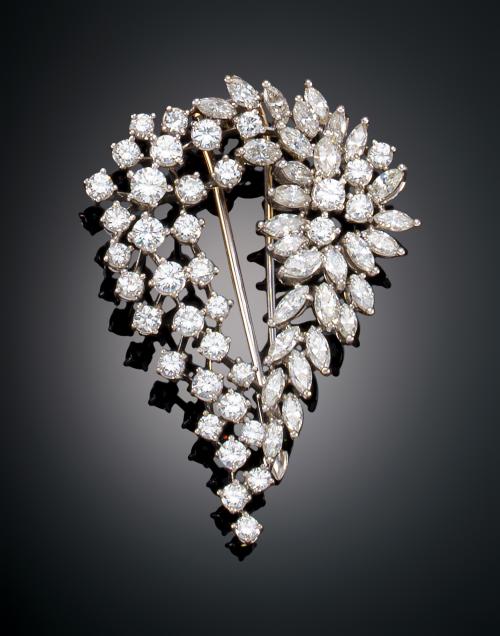 BROCHE  "RETRO" MOTIVO DE HOJA CON DIAMANTES