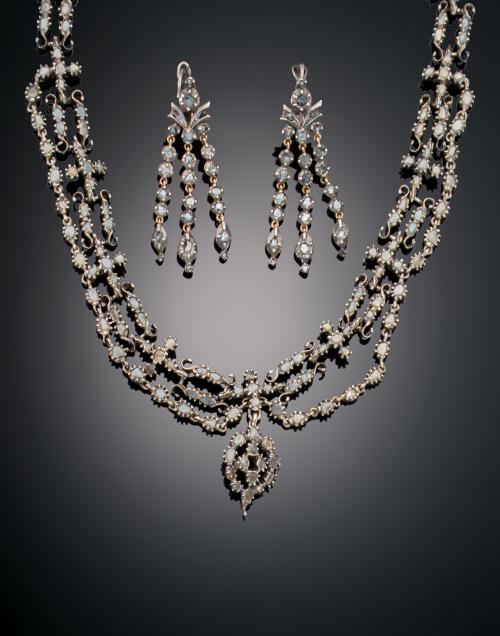 COLLAR Y PENDIENTES POPULAR S. XIX 