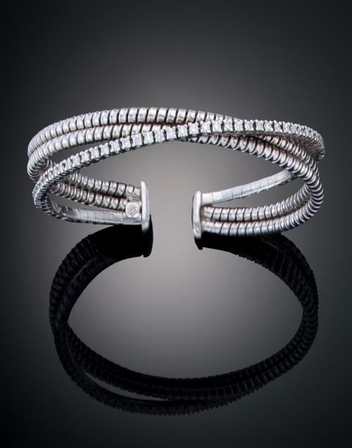 1095   -  <p><span class="object_title">PULSERA EN ORO Y DIAMANTES</span></p>