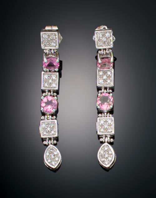 1133   -  <p><span class="object_title">PENDIENTES LARGOS CON ZAFIROS ROSAS</span></p>