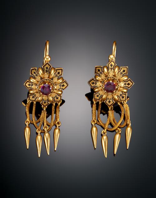 1020   -  <p><span class="object_title">PENDIENTES ANTIGUOS CON RUBÍS S. XIX</span></p>