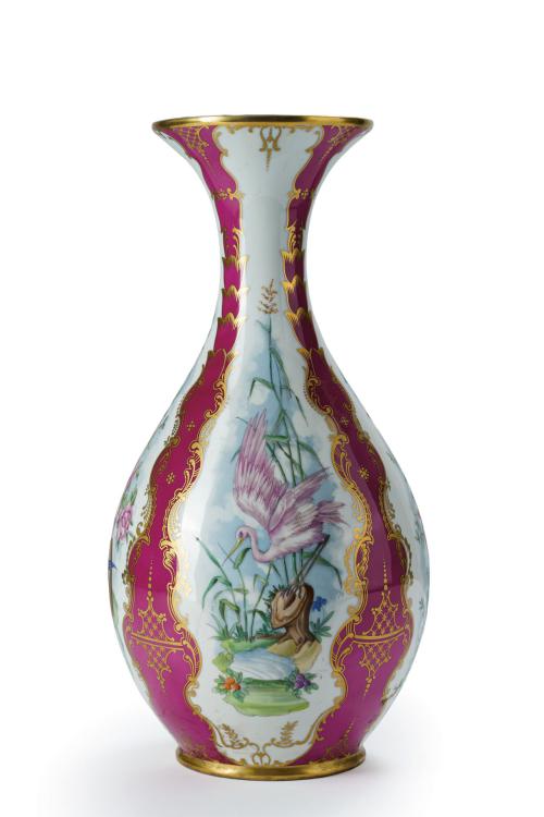 168   -  <p><span class="object_title">Jarrón en porcelana esmaltada de Santa Clara.<br/></span><br></p>