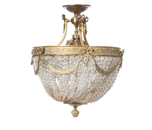 153 - <p><span class="object_title">Lámpara tipo globo de estilo Luis XVI con aplicaciones de cuentas y monturas en bronce dorado. Remate de piña. </span><br></p>