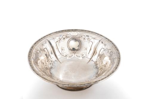 67   -  <p><span class="object_title">Jofaina en plata punzonada, Francia, con marcas Emile Hugo. C. 1870. </span><br></p>