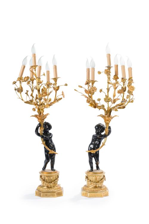 Gran pareja de candelabros de estilo Napoleón III,  S. XX.