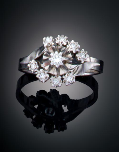 SORTIJA CON DIAMANTES EN ORO BLANCO DE 18 K