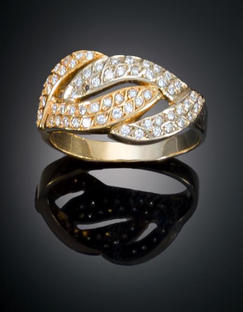 SORTIJA CON DISEÑO TRENZADO CON PAVÉ DE DIAMANTES