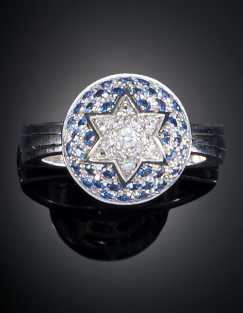 SORTIJA CON ESTRELLA CENTRAL EN PAVÉ DE DIAMANTES ORLADO PO