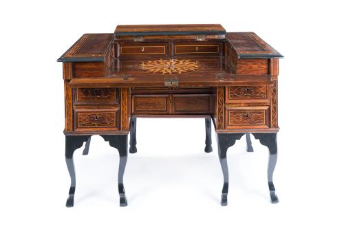 Escritorio Felipe V, España, ppios S. XVIIIEn madera de n