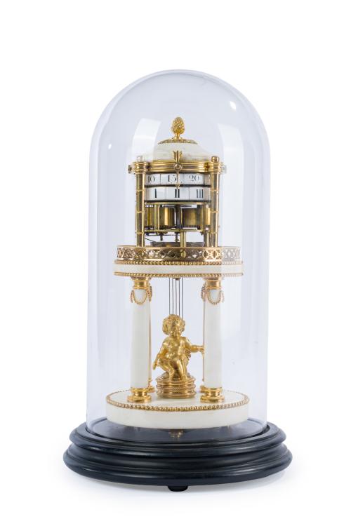 140 - <p><span class="object_title">LÉCHOPIÉ - PARIS<br/>Reloj "tournant" de sobremesa Luis XVI, Francia, c. 1780.<br/>En mármol blanco y bronce dorado al mercurio. Firmado.<br/></span><br></p>