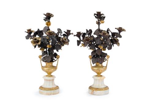 Pareja de candelabros de 6 luces en ónix y bronce dorado y 