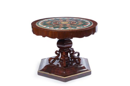 Mesa velador, Nápoles, Italia, S. XIX.En madera exótica y