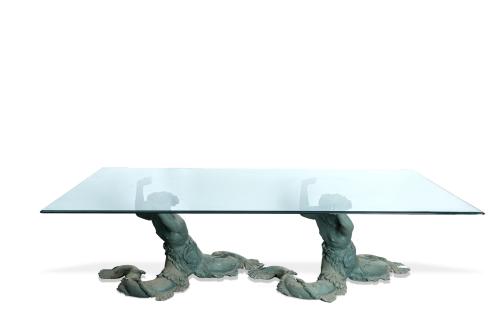 Original mesa de jardín con base de náyades tenantes en met