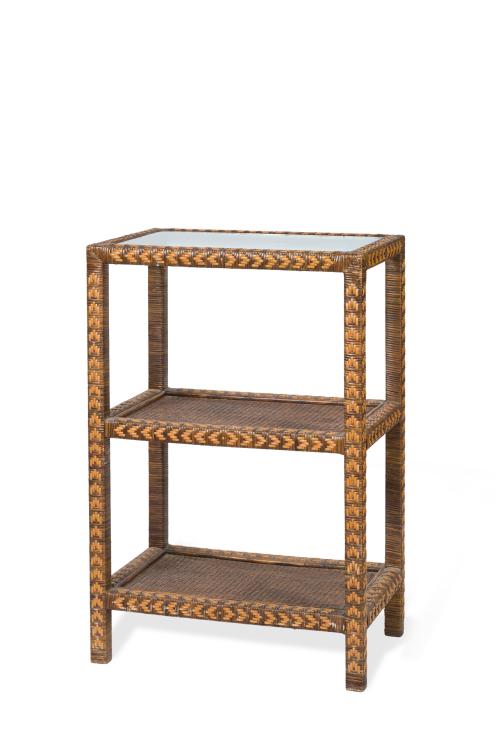 260   -  <p><span class="object_title">Estantería en mimbre trenzado bicolor con tres aturas y tapas de cristal. </span><br></p>
