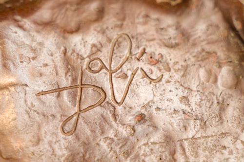 "Dios Solar emergiendo de las aguas de Okinawa", firmado Da