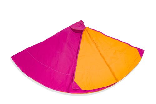 425   -  <p><span class="object_title">Capote de brega.<br/>Serigrafía con marcas: "Patato-Zaragoza".<br/><br/></span><br></p>