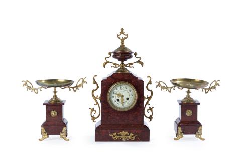 Reloj de sobremesa con guarnición de copas clásicas, Franci