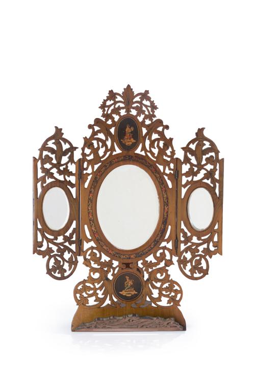 333   -  <p><span class="object_title">Espejo sorrentino a modo de tríptico, Nápoles, S. XX. </span><br></p>