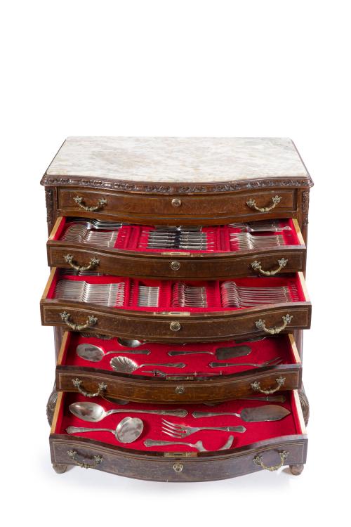 Gran cubertería en plata española punzonada con marcas de D