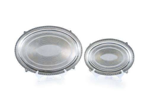 CHRISTOFLE, años 40. Juego de dos salvillas ovales en met