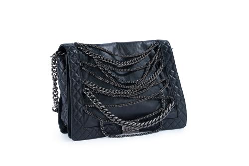 819   -  <p><span class="object_title">CHANEL</span></p>