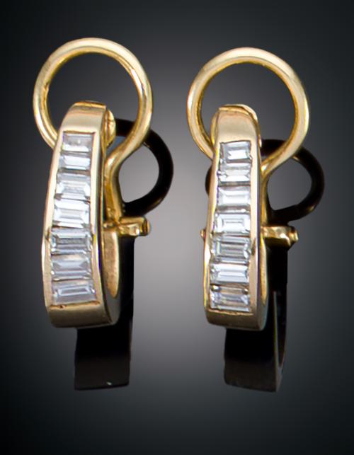PENDIENTES CARRÉ CON DIAMANTES O