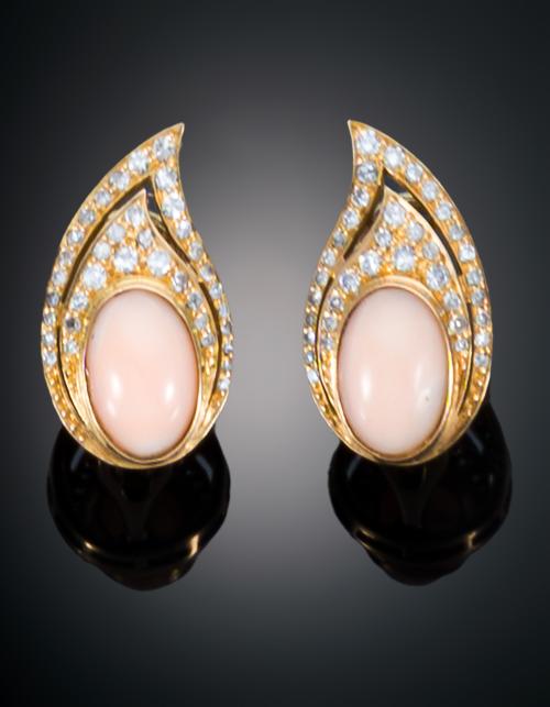 PENDIENTES CON CORAL PIEL DE ANGEL Y DIAMANTES