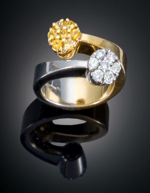 SORTIJA CON DIAMANTES Y ZAFIROS AMARILLOS