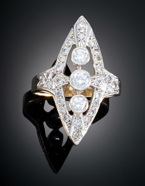 SORTIJA LANZADERA  CON DIAMANTES. 