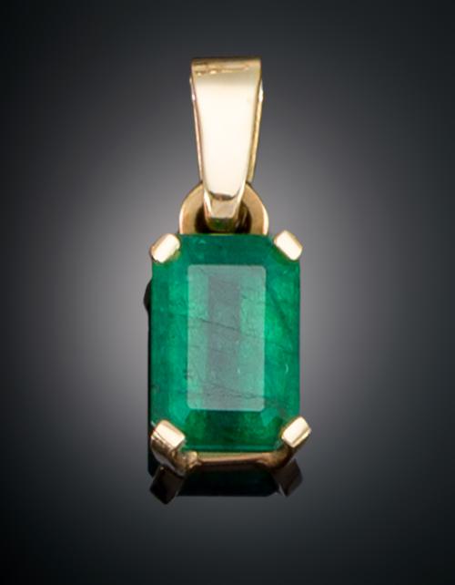 COLGANTE CON ESMARALDA