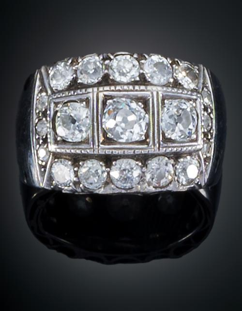 SORTIJA CON DIAMANTES 