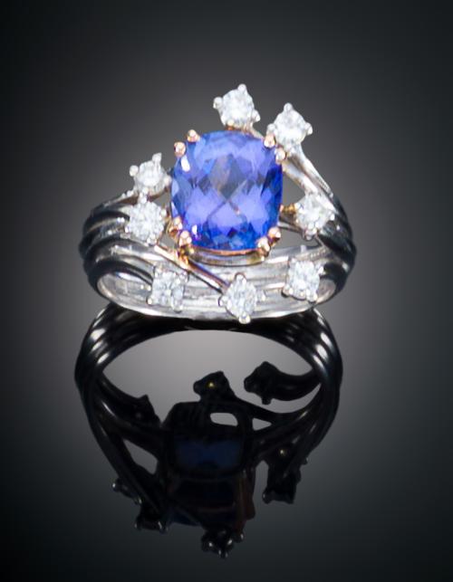 SORTIJA TANZANITA Y DIAMANTES