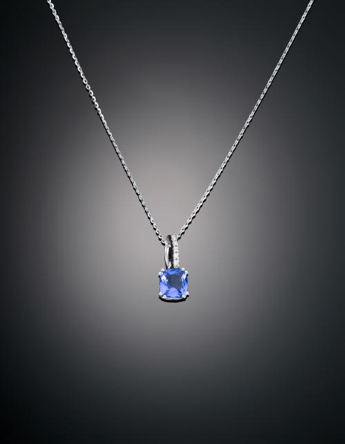CADENA CON COLGANTE TANZANITA Y DIAMANTES