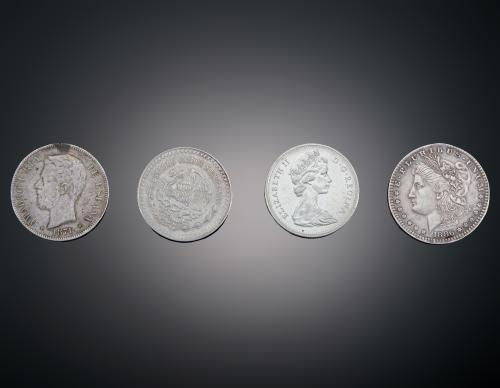 991   -  <p><span class="object_title">LOTE DE CUATRO MONEDAS DE PLATA:</span></p>