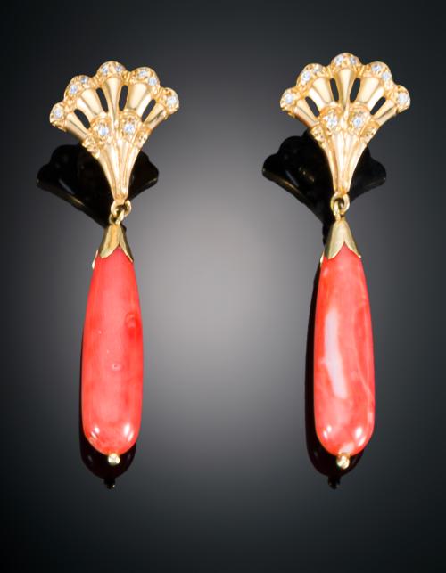 PENDIENTES CON DIAMANTES Y CORAL