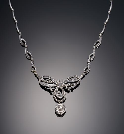 639   -  <p><span class="object_title">Gargantilla de oro blanco con diamantes</span></p>