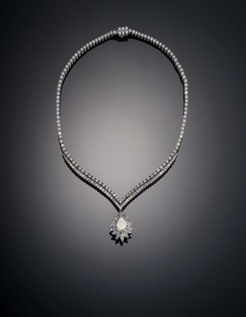 621   -  <p><span class="object_title">Muy importante collar de oro blanco y diamantes </span></p>