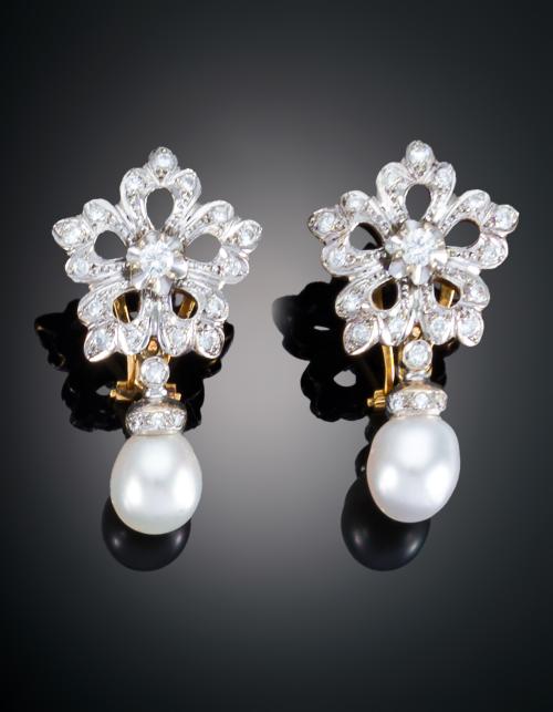 PENDIENTES FLORAL CON DIAMANTES Y PERLA