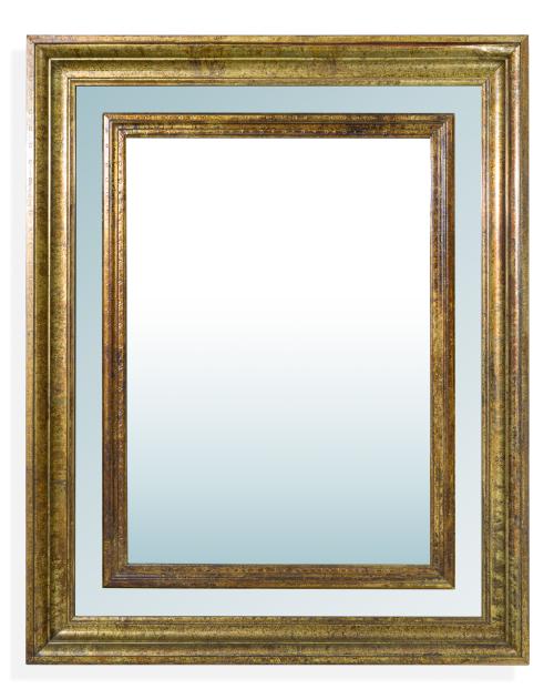 Espejo rectangular con marco dorado y entrecalle en espejo.