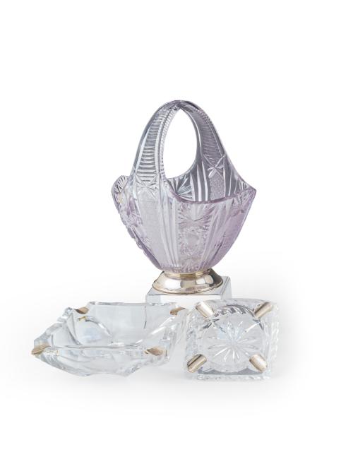 135   -  <p><span class="object_title">Lote en cristal moldeado y tallado a rueda. </span><br></p>