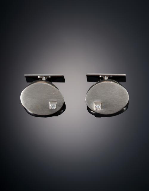941   -  <p><span class="object_title">GEMELOS DE ORO BLANCO CON DIAMANTES</span></p>