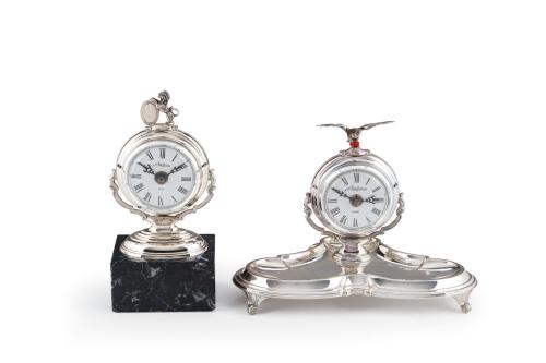 163   -  <p><span class="object_title">Lote de dos relojes de sobremesa en plata española de Pedro Durán "San Marcos" y "Escribanía Balmes"</span><br></p>