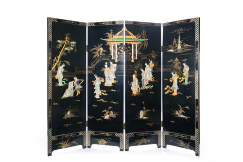 Biombo chino de cuatro hojas en madera lacada en negro con 