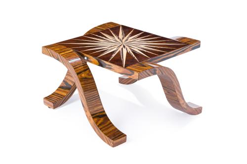 Mesa de centro de diseño contemporáneo. S. XX. Realizada 