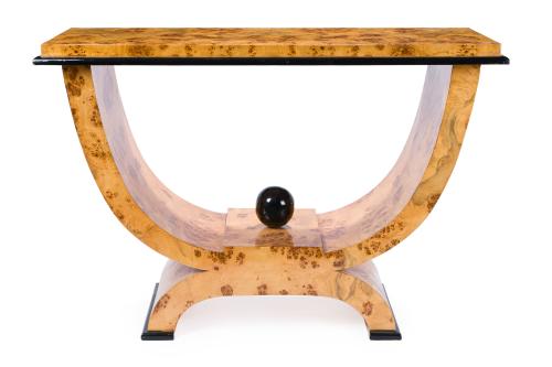 Consola, estilo Art Decó, S. XX. Realizada en madera con 