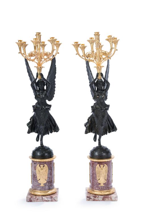 Pareja de candelabros de 6 luces en bronce dorado y pavonad